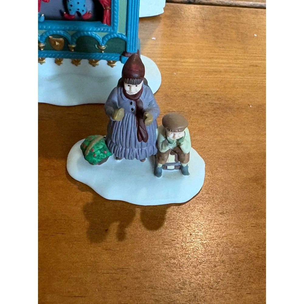 Dept 56 The Old Puppeteer Heritage Village OS Figurine Set Multicolor 5802-5